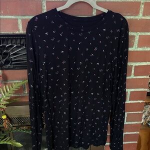 Cuddl Duds Black Top with Purple Floral Pattern